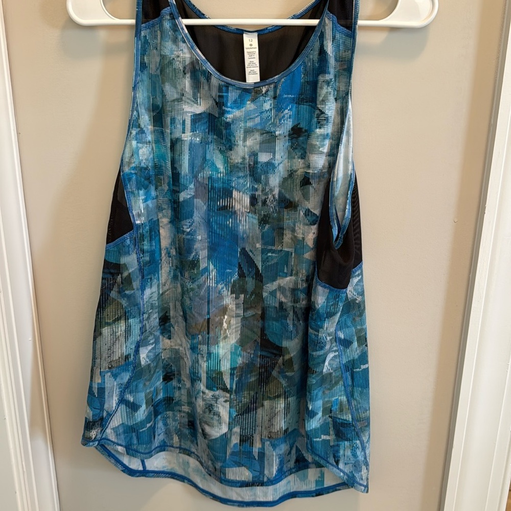 Lululemon tank